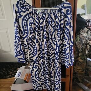 Bundle of 8 women's xl/1x shirts